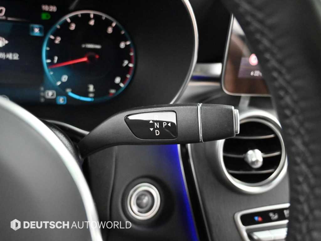 Mercedes-Benz GLC-Class — photo 09