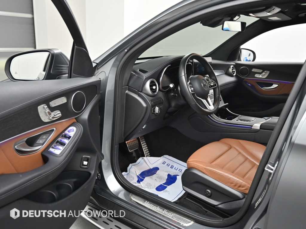 Mercedes-Benz GLC-Class — photo 11