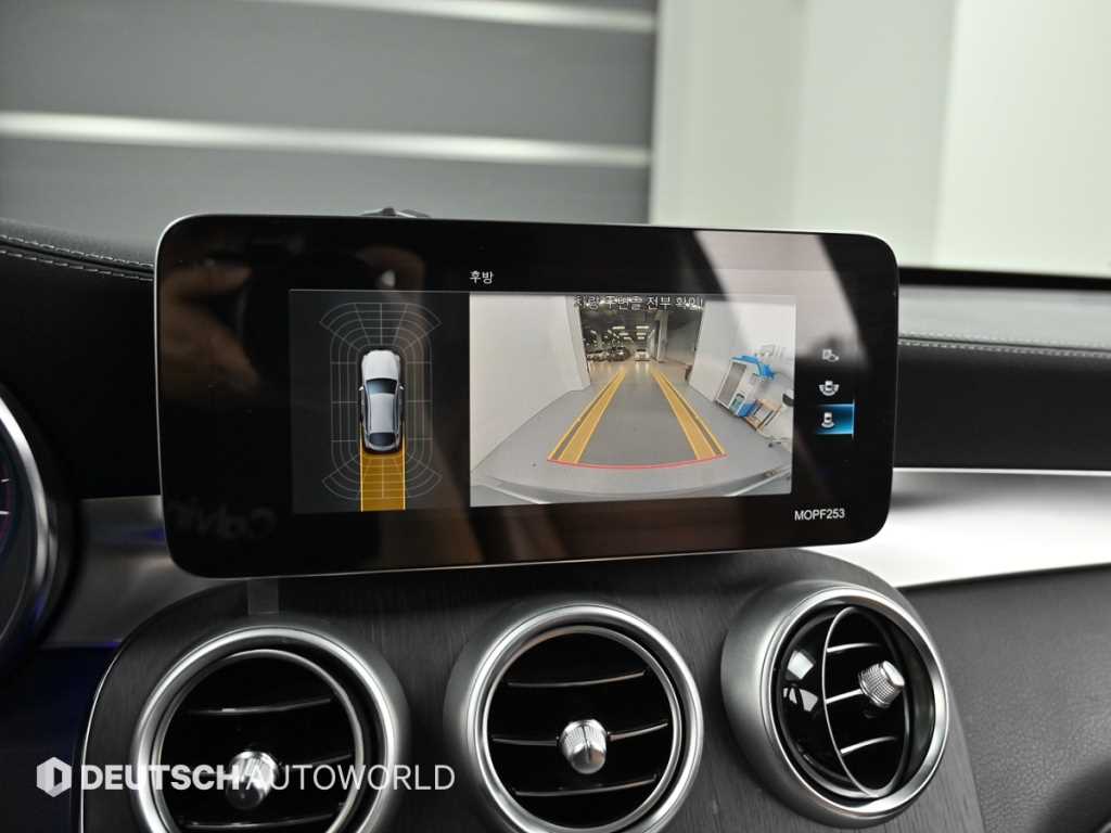Mercedes-Benz GLC-Class — photo 15