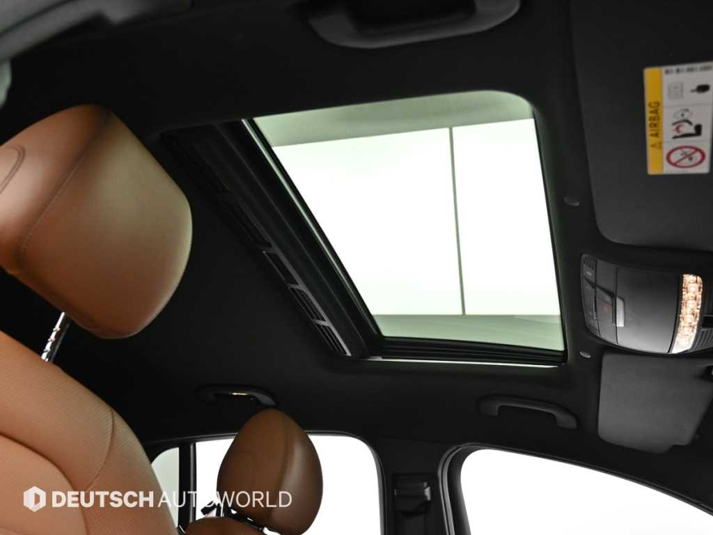 Mercedes-Benz GLC-Class — photo 18