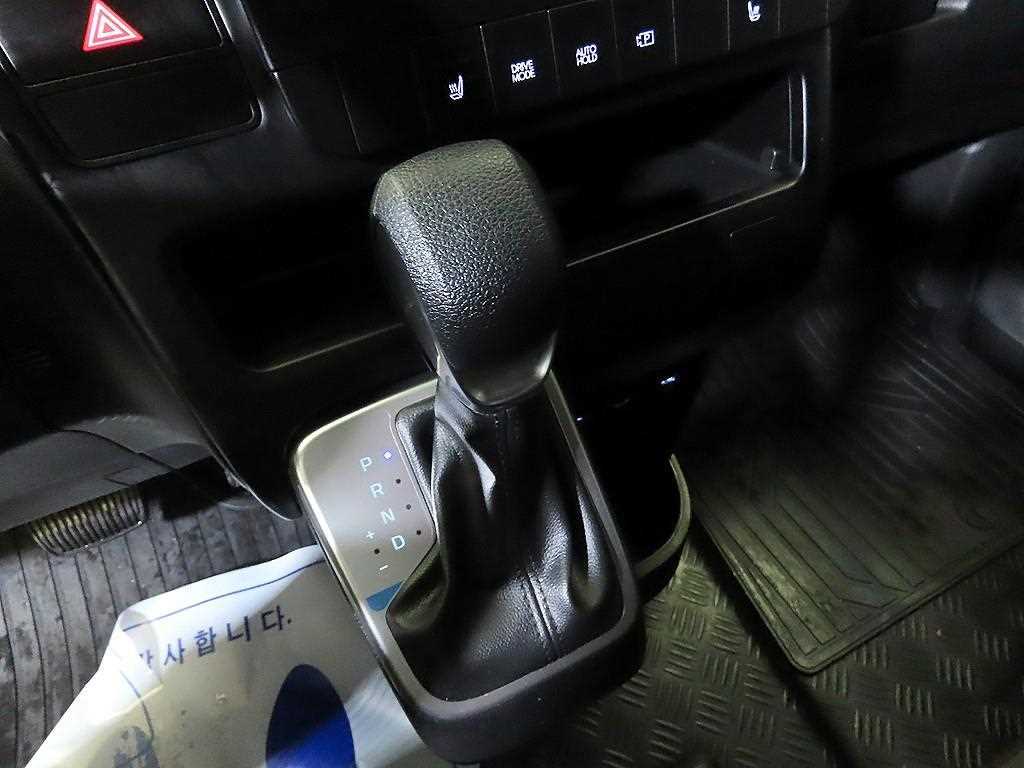 Hyundai Staria — photo 12