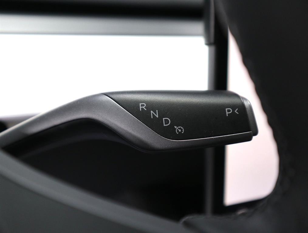 Tesla Model Y — photo 11