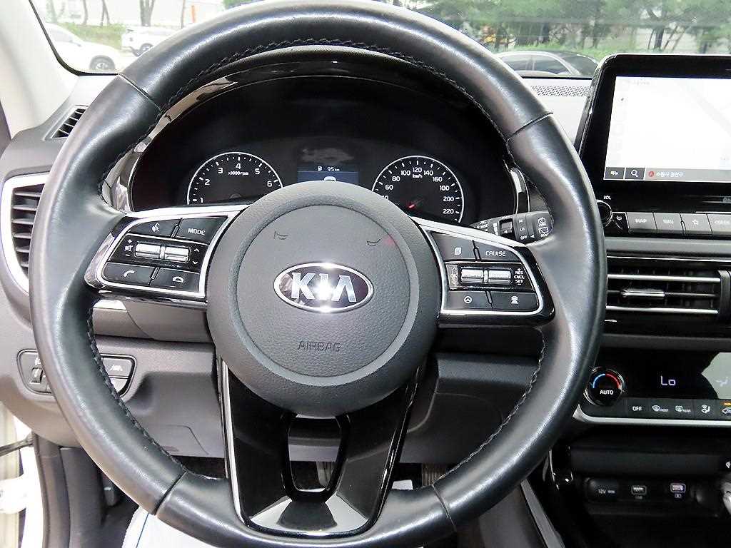 Kia Seltos — photo 08