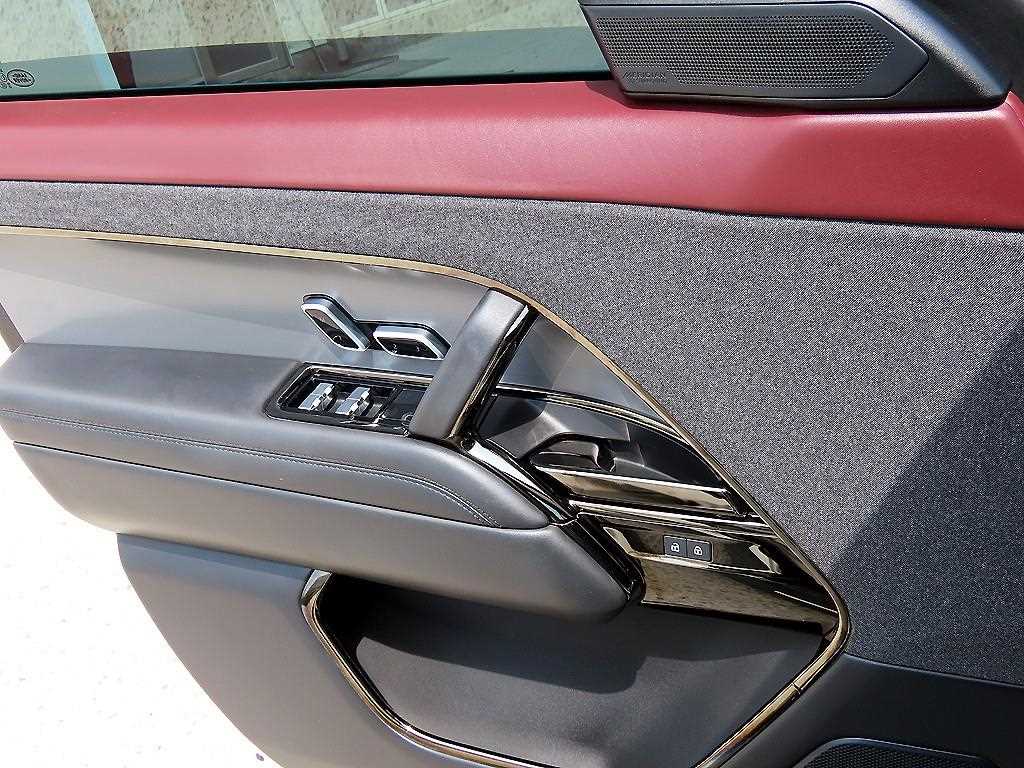 Land Rover Range Rover Sport — photo 12