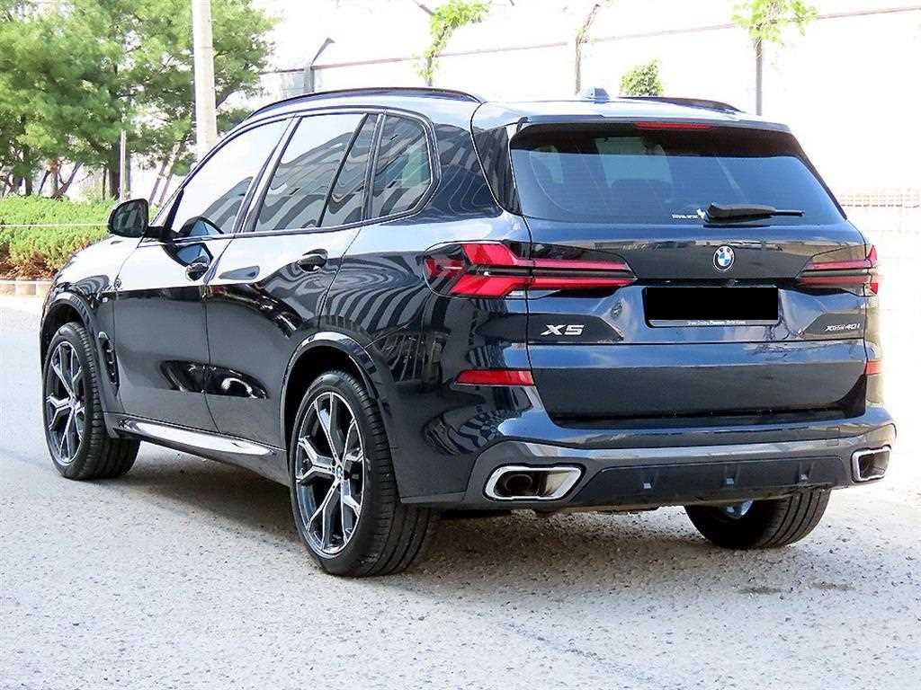 BMW X5 — photo 03