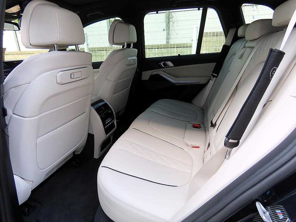 BMW X5 — photo 06
