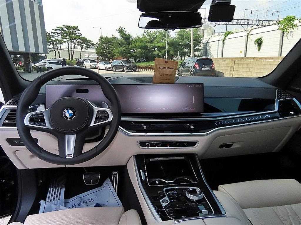 BMW X5 — photo 07