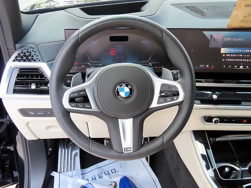BMW X5 — photo 08