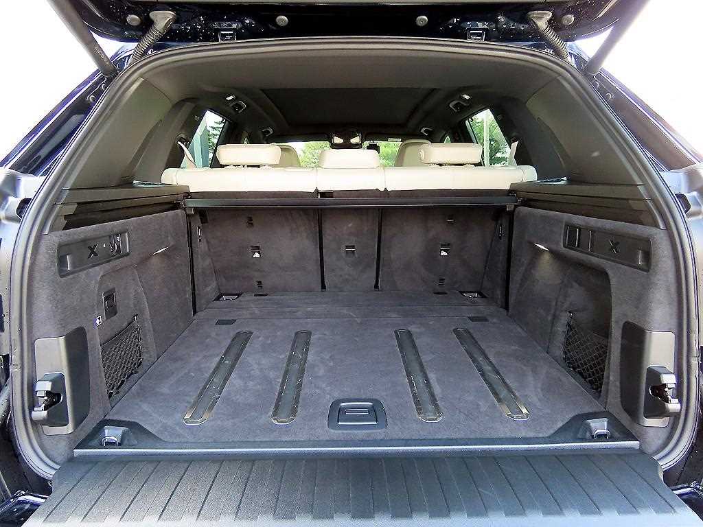 BMW X5 — photo 16