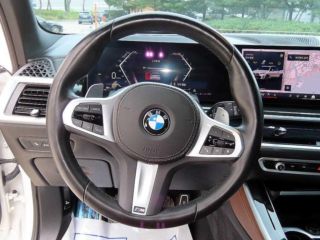 BMW X5 — photo 08