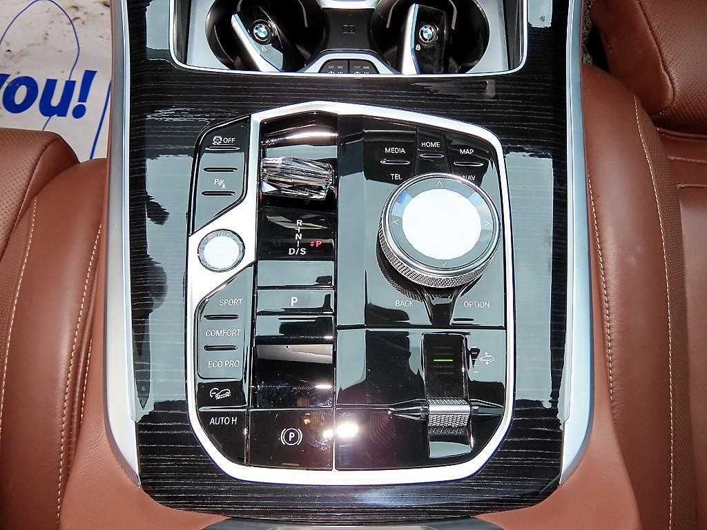 BMW X5 — photo 11