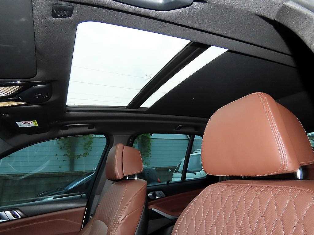 BMW X5 — photo 16
