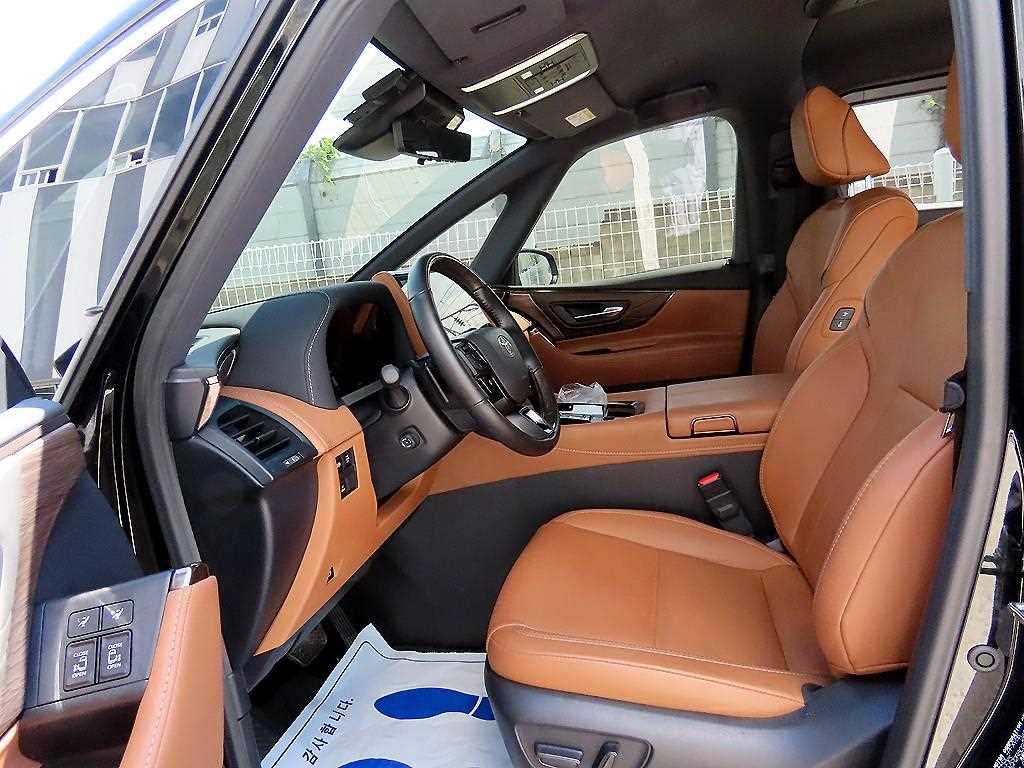 Toyota Alphard — photo 05