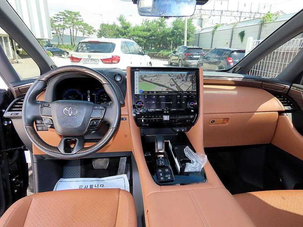 Toyota Alphard — photo 07