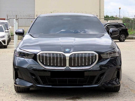 BMW 5-Series — photo 01