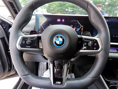 BMW 5-Series — photo 08