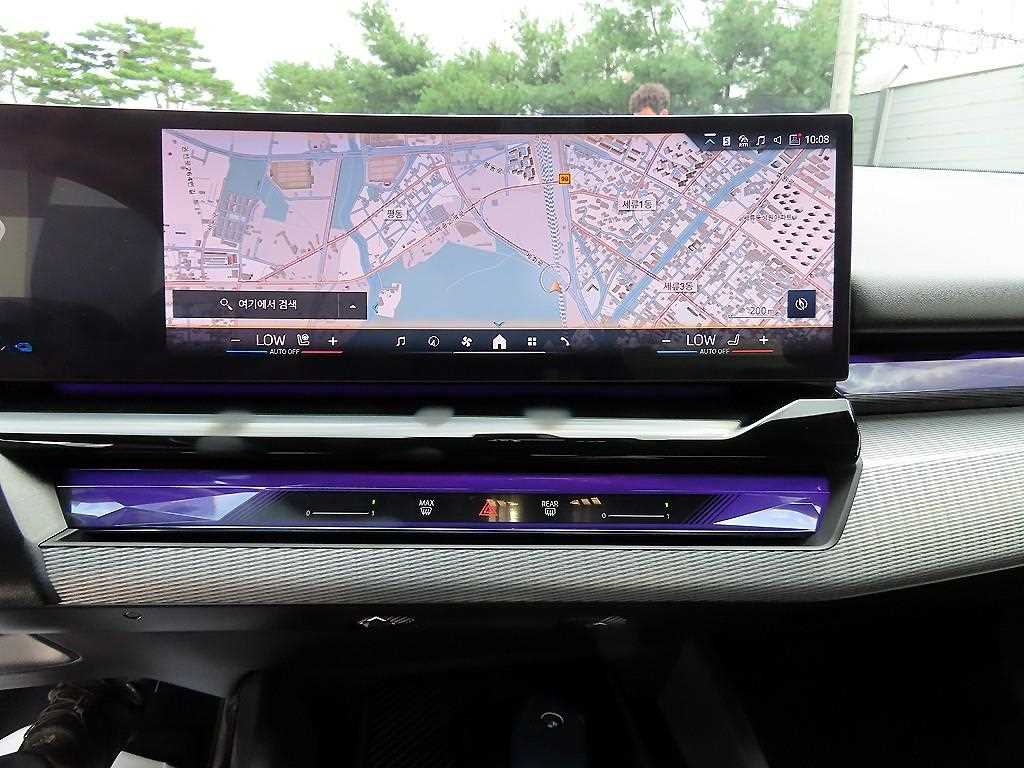 BMW 5-Series — photo 13