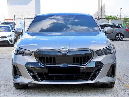 BMW 5-Series — photo 01