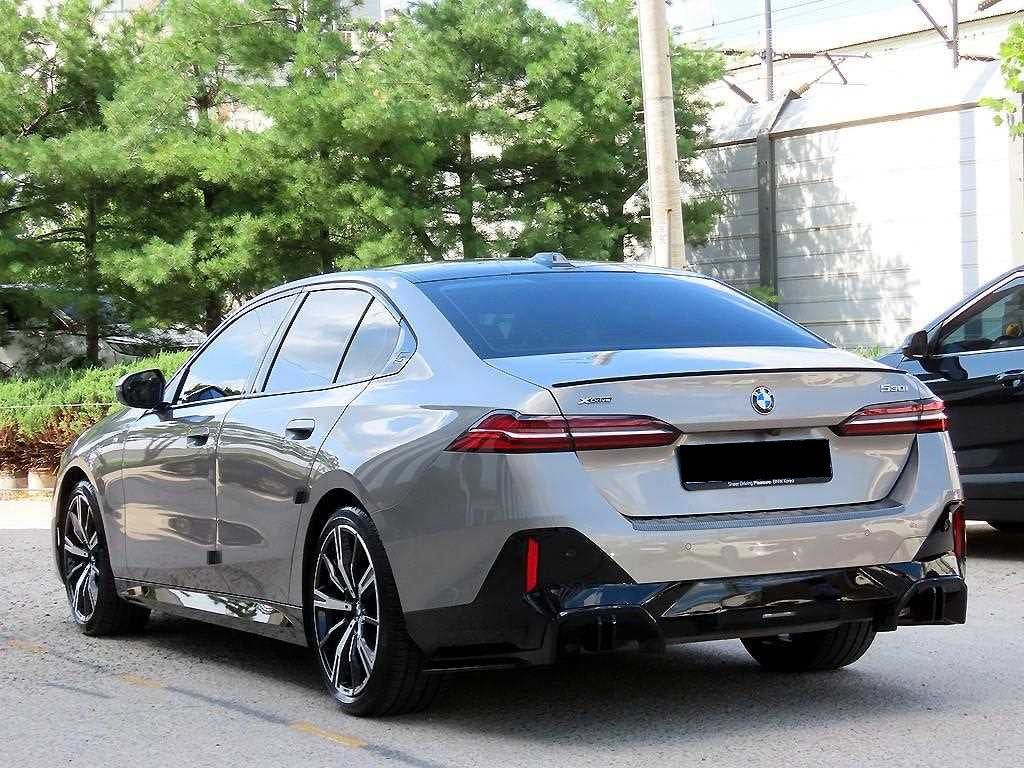 BMW 5-Series — photo 03