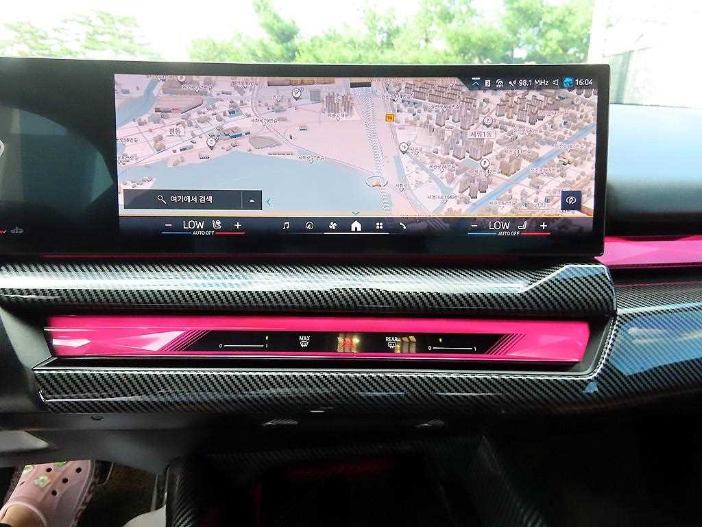 BMW 5-Series — photo 13