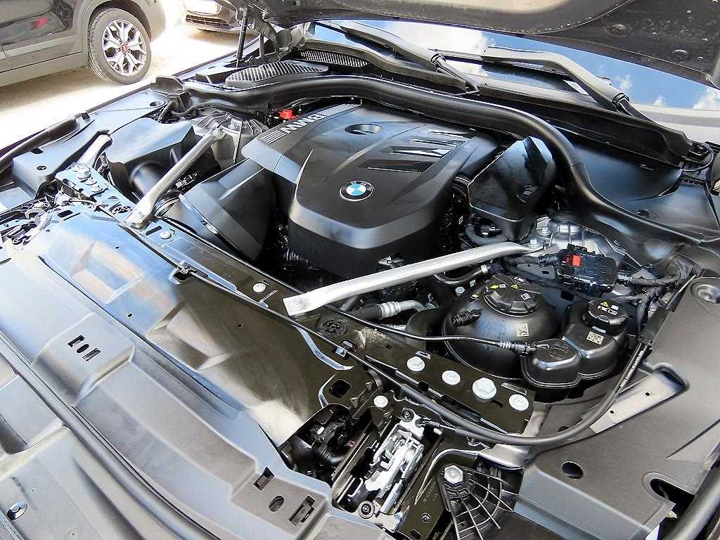 BMW 5-Series — photo 19