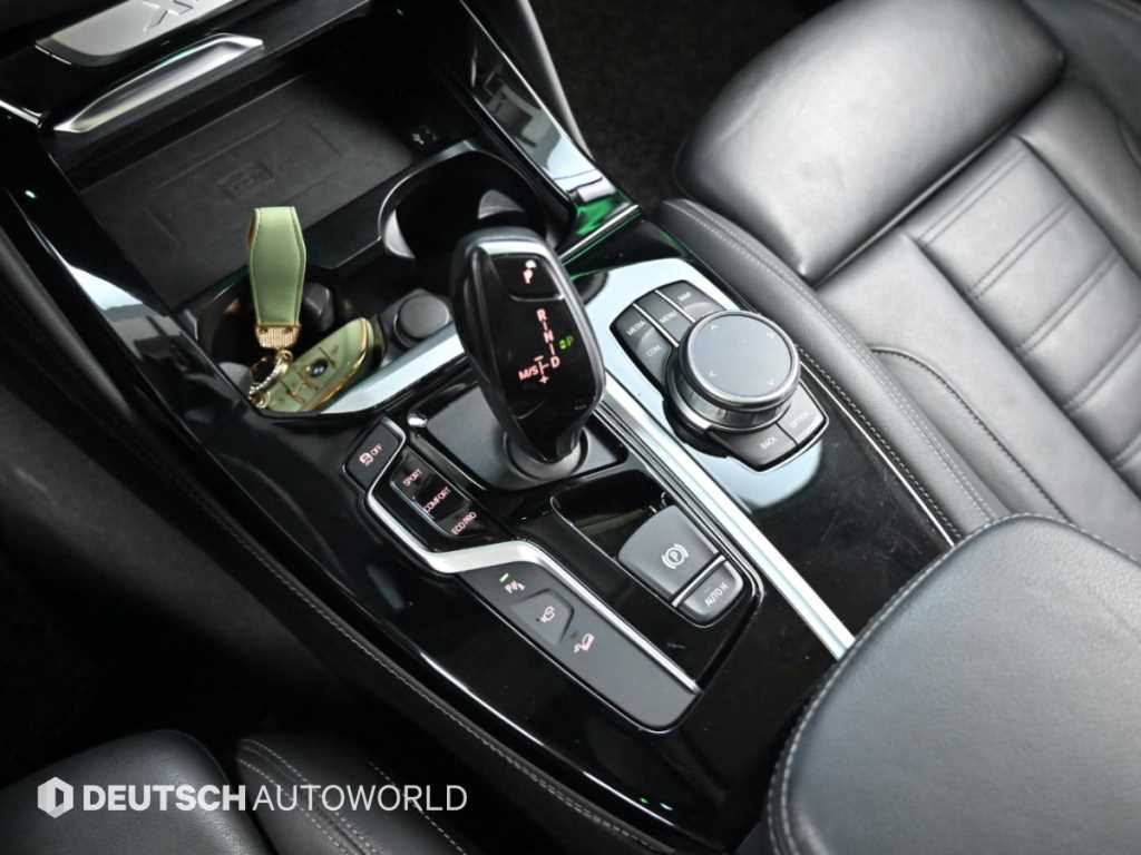 BMW X4 — photo 09