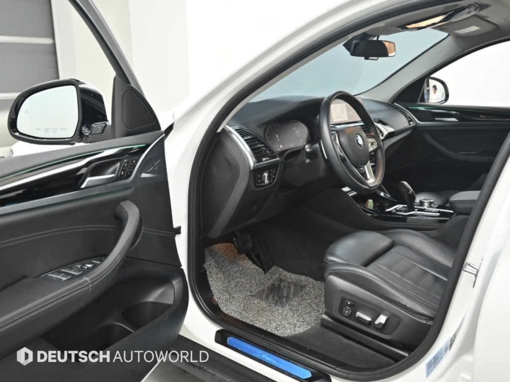 BMW X4 — photo 11