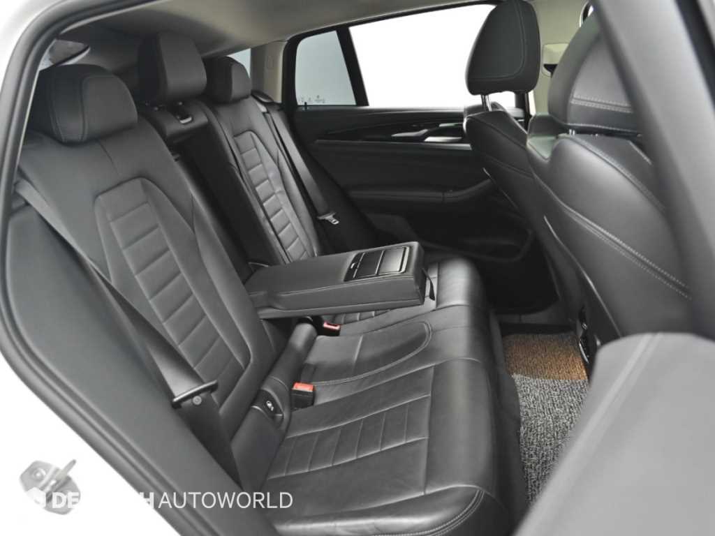 BMW X4 — photo 12