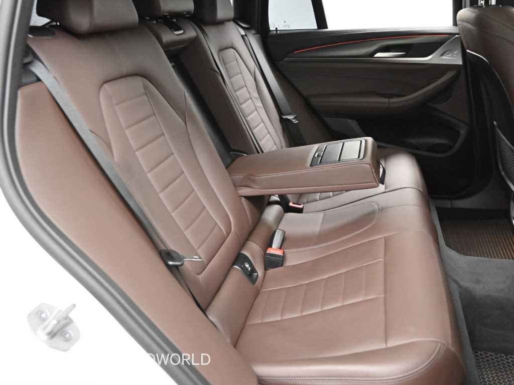 BMW X4 — photo 12