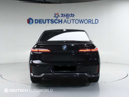 BMW 7-Series — photo 04