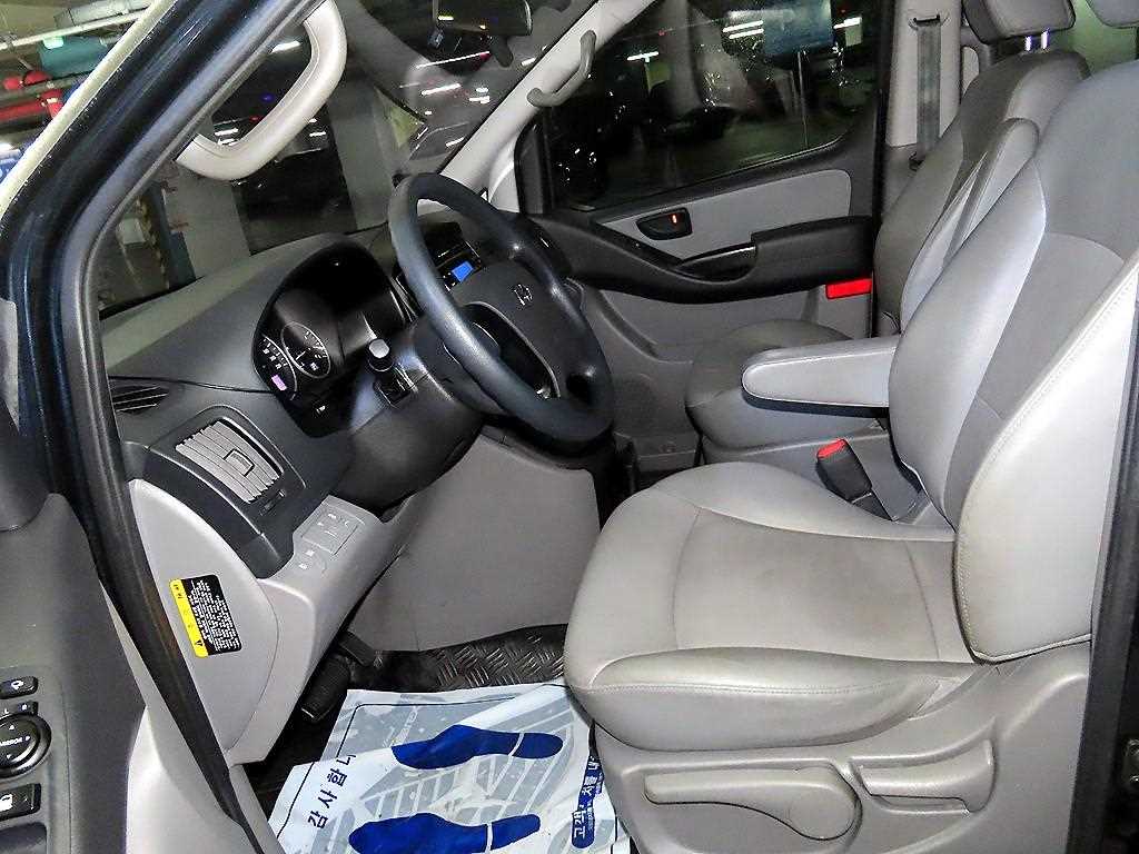 Hyundai Starex — photo 06