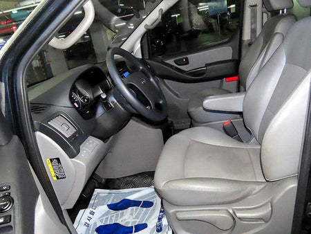 Hyundai Starex — photo 06