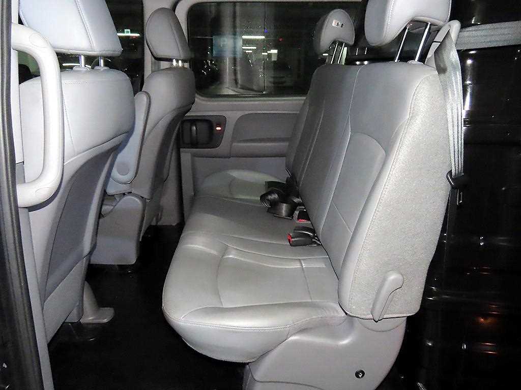 Hyundai Starex — photo 07
