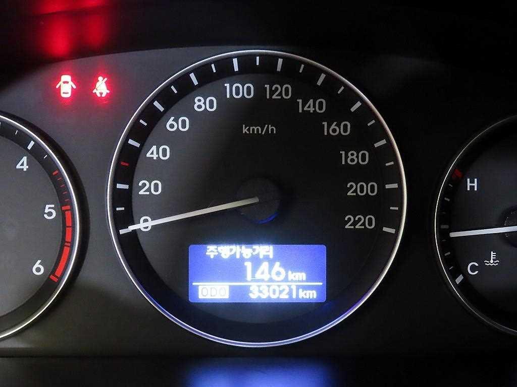 Hyundai Starex — photo 09
