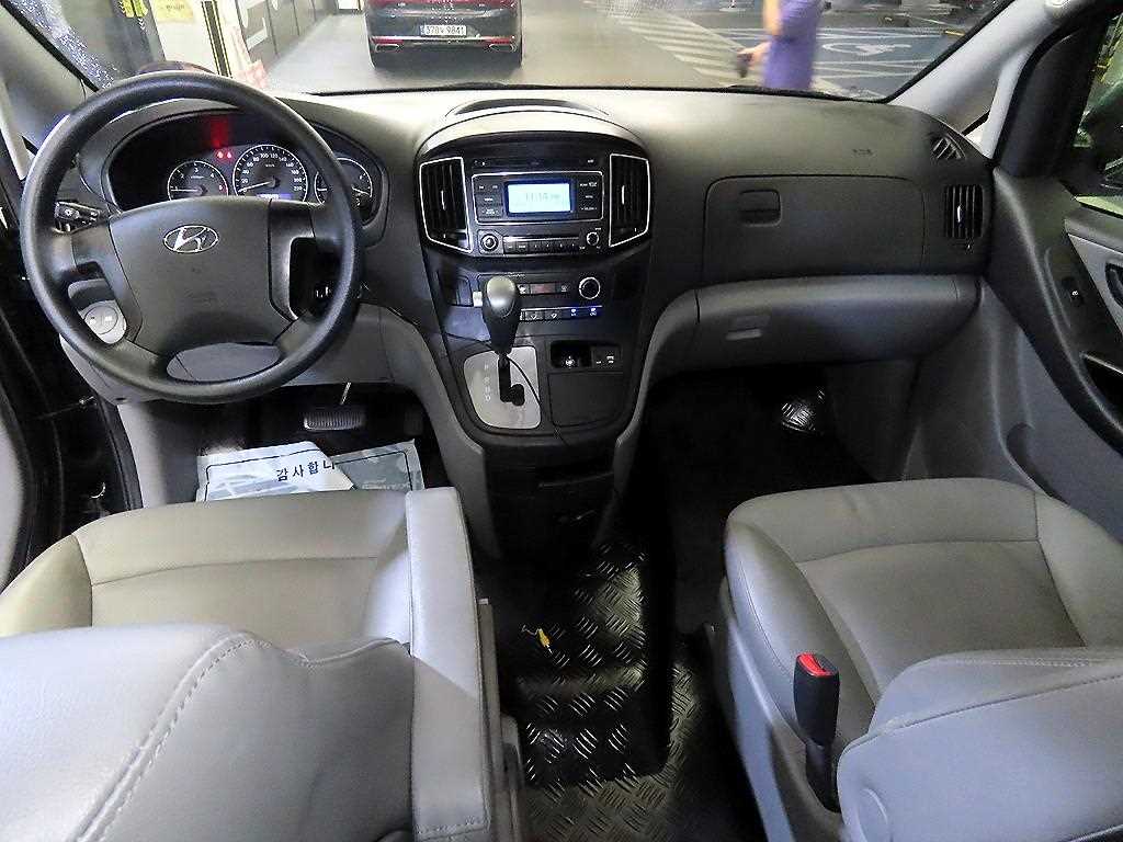 Hyundai Starex — photo 10