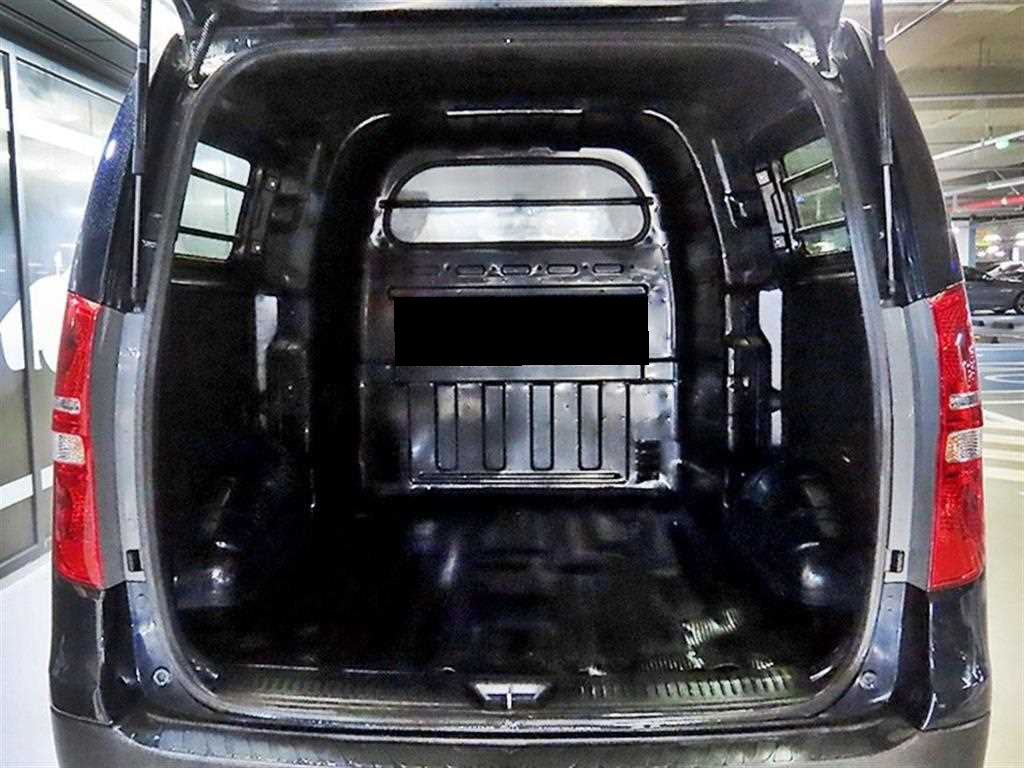 Hyundai Starex — photo 16