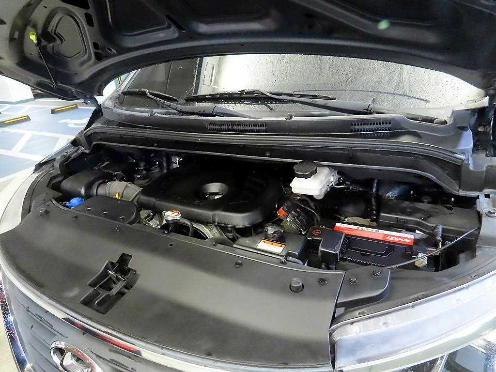 Hyundai Starex — photo 17