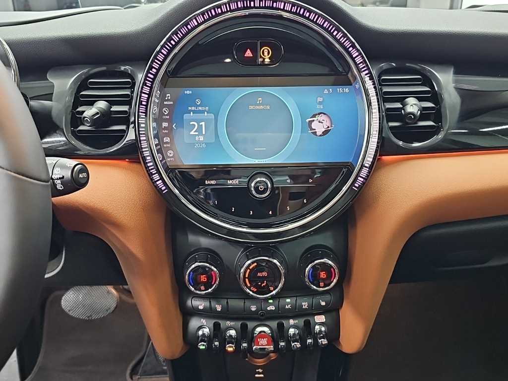 Mini Cooper — photo 10