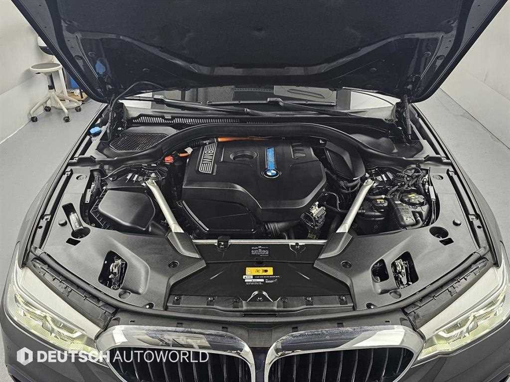 BMW 5-Series — photo 06