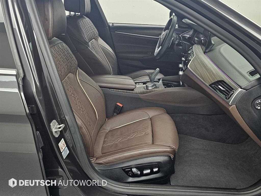 BMW 5-Series — photo 10