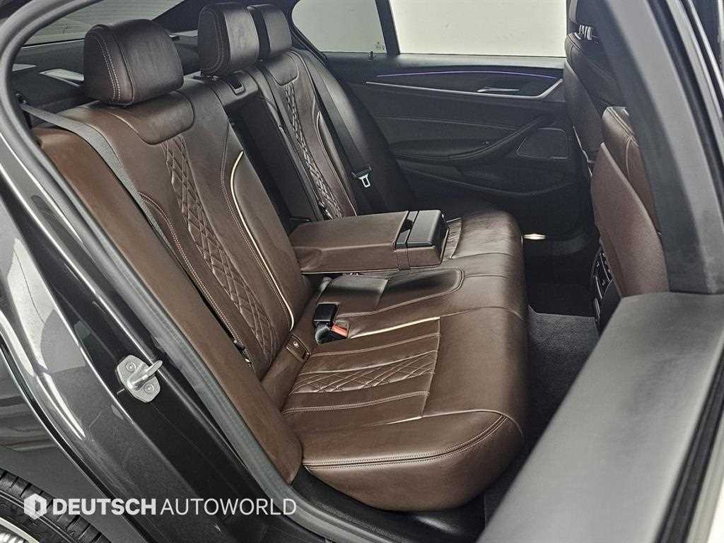 BMW 5-Series — photo 12