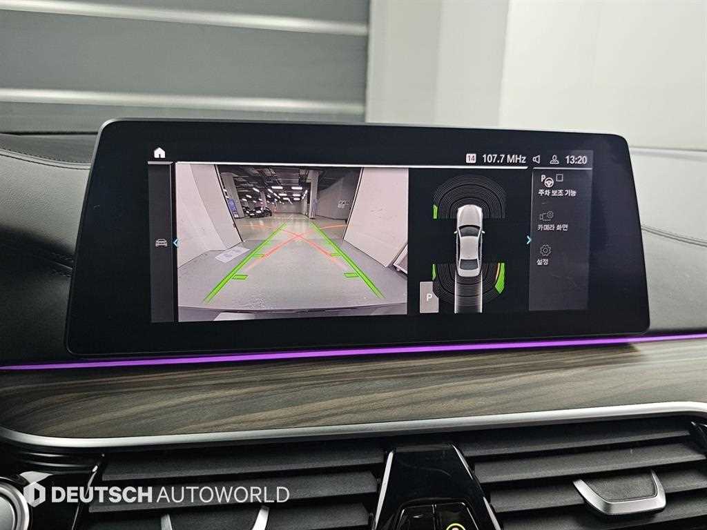 BMW 5-Series — photo 15