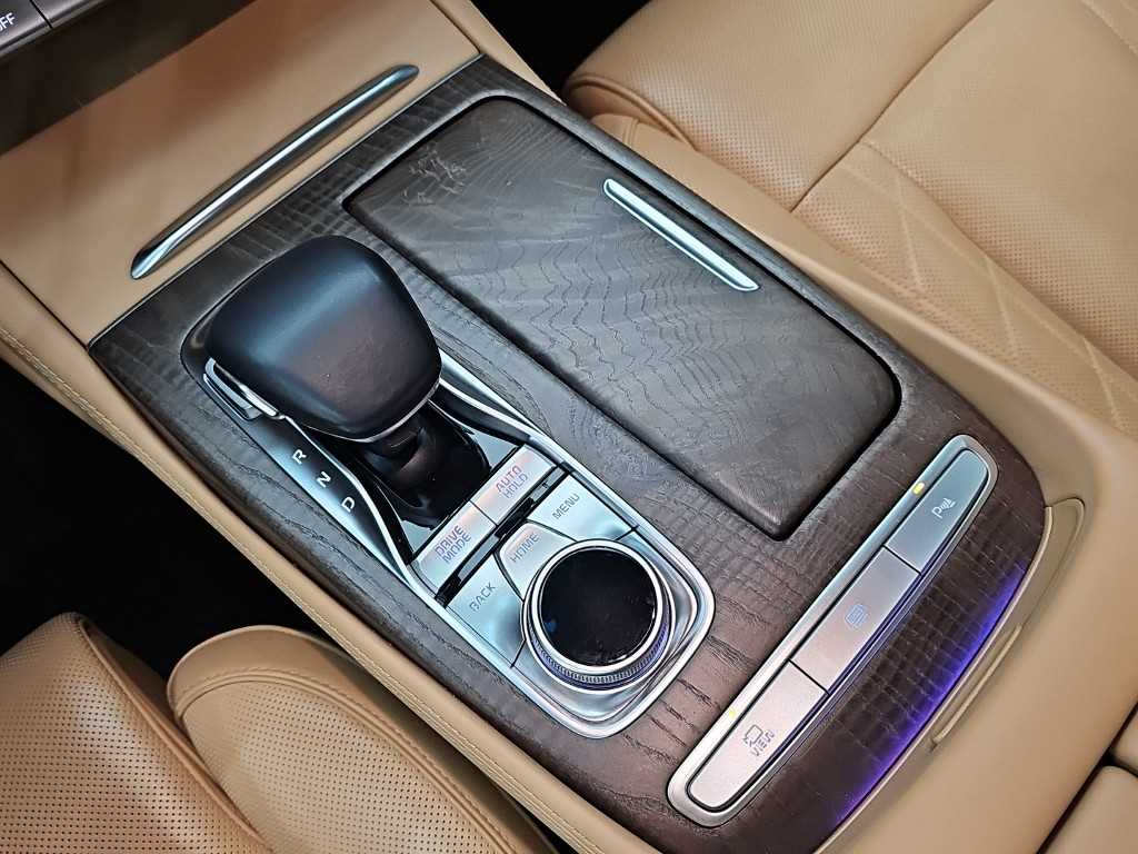 Kia K9 — photo 08