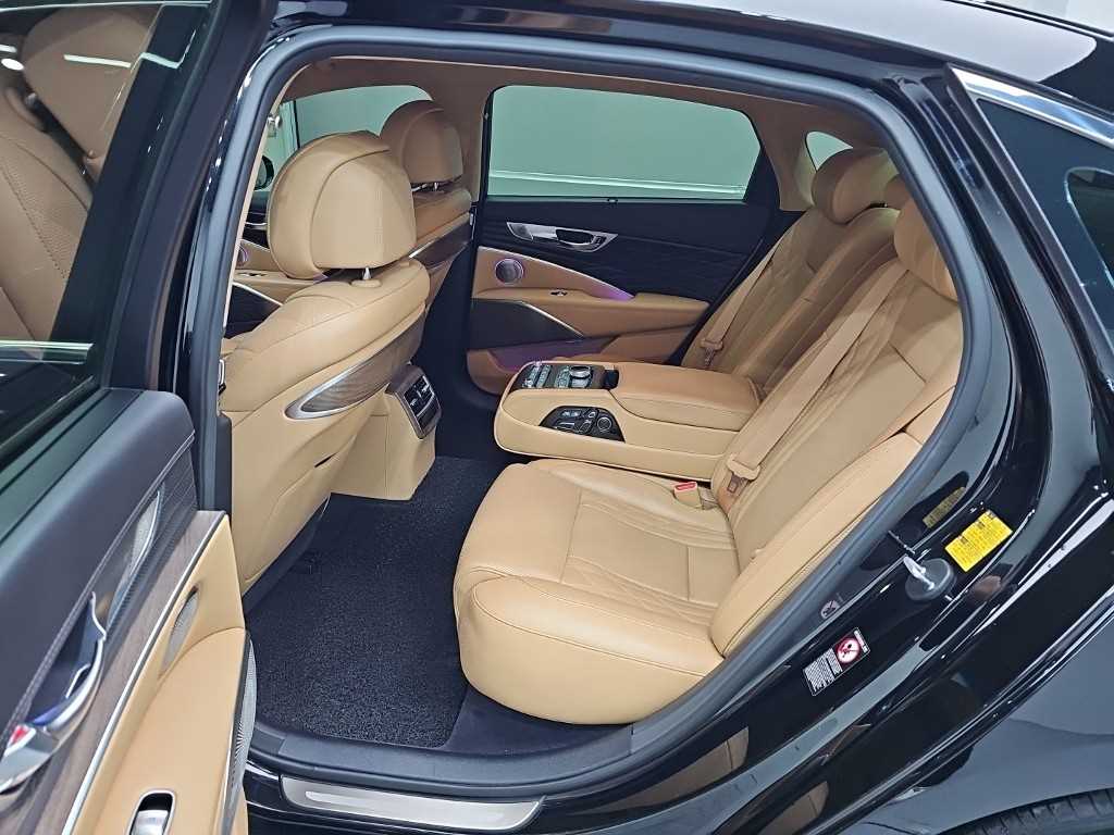 Kia K9 — photo 12