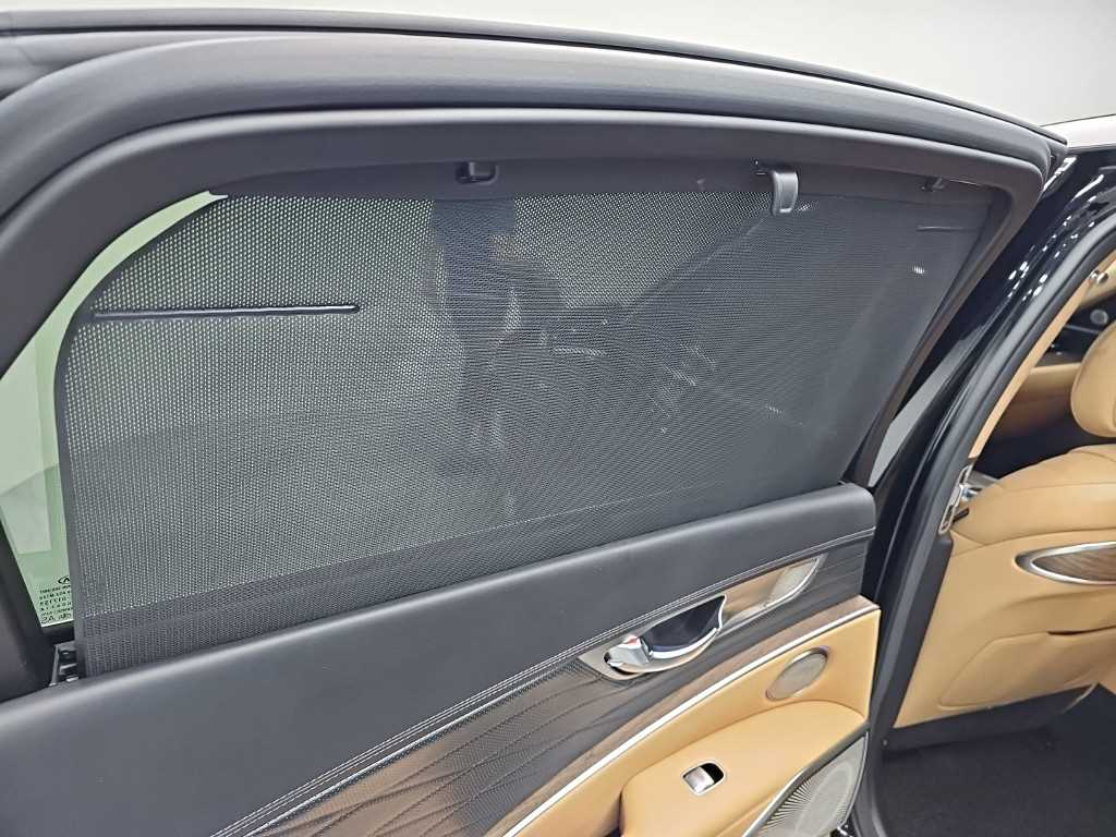 Kia K9 — photo 13