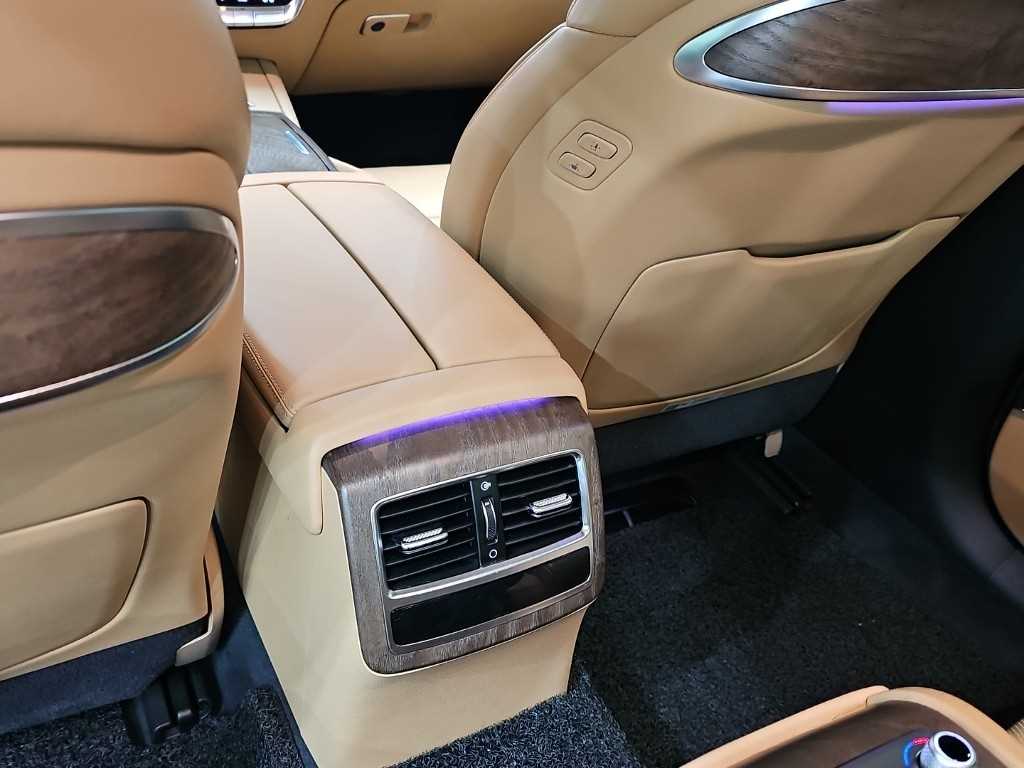 Kia K9 — photo 14