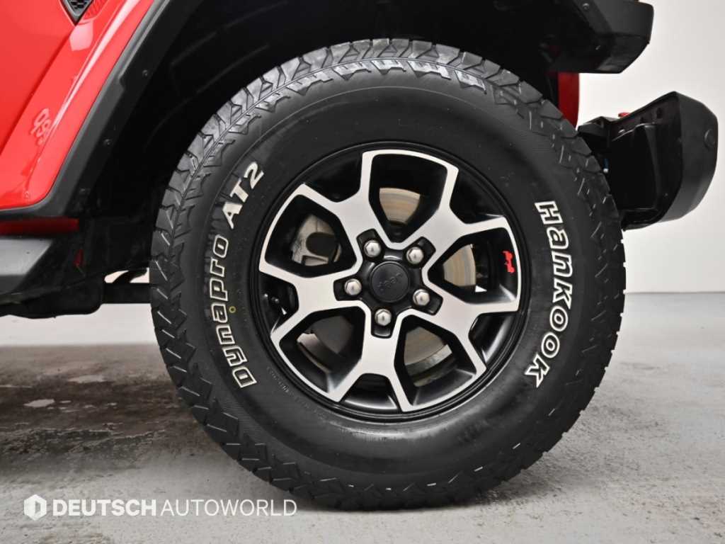 Jeep Wrangler — photo 05