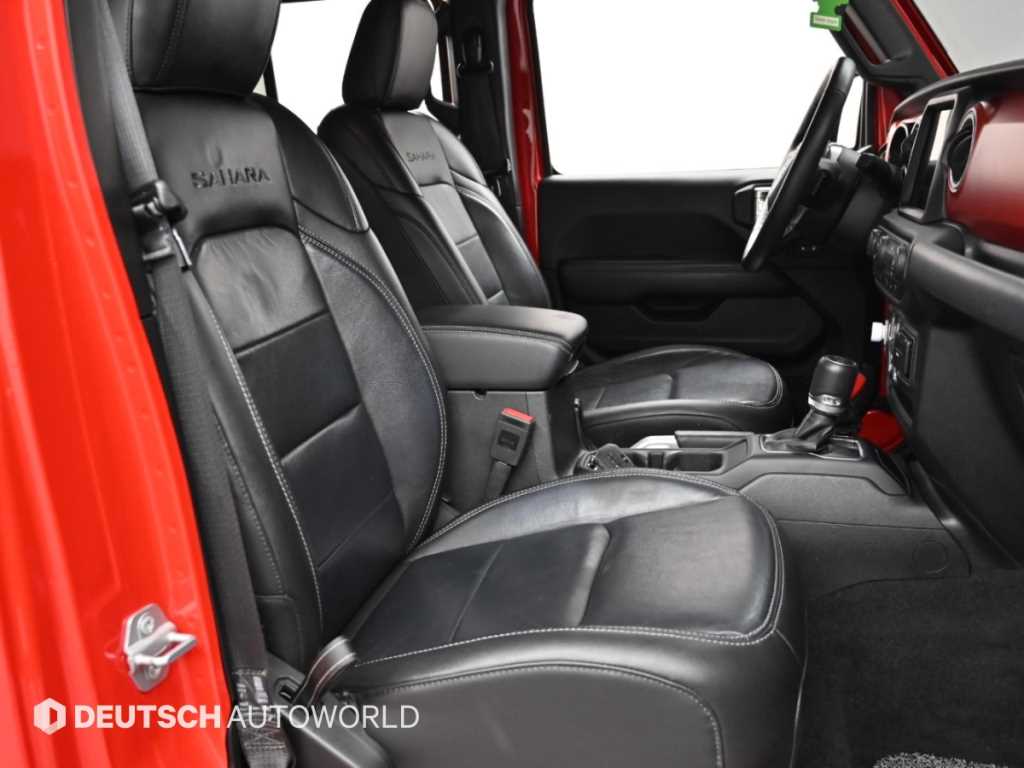 Jeep Wrangler — photo 10