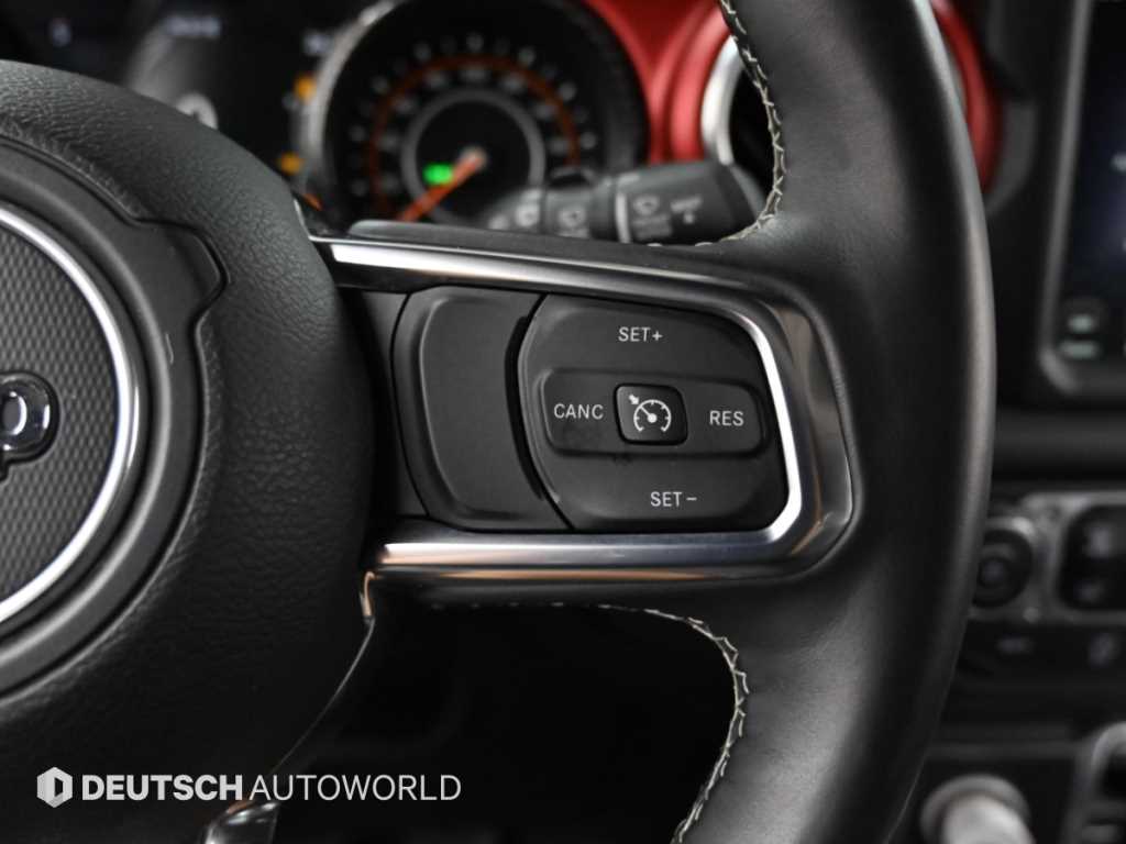 Jeep Wrangler — photo 17
