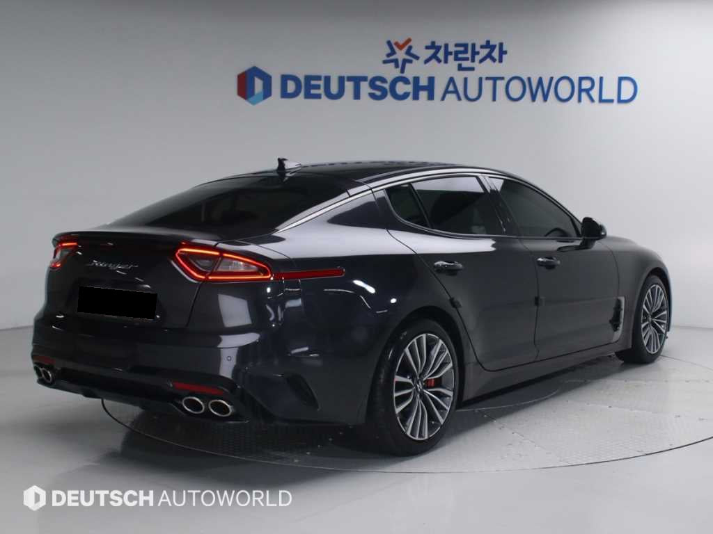 Kia Stinger — photo 02